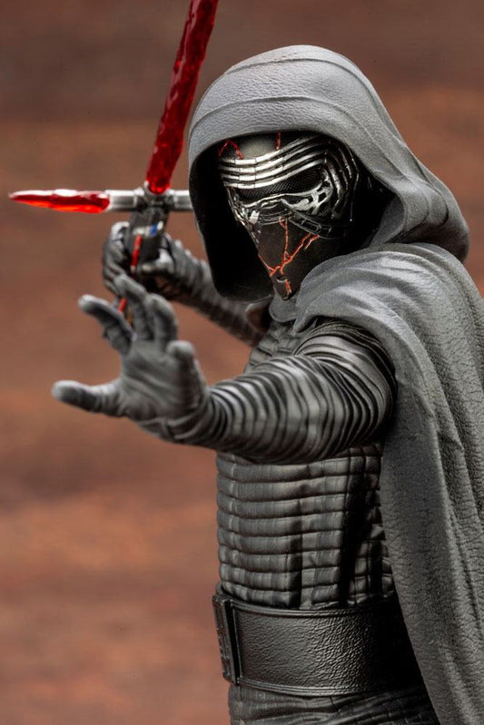 Star Wars - Figurine de Kylo Ren par Kotobukiya - Geeky Owl