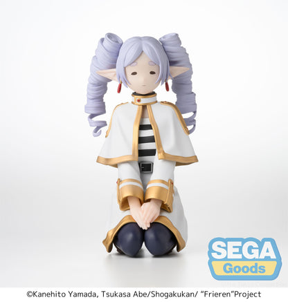 Figurine Sousou No Frieren tate roll no Nacchatta - Chokonose - Frieren à genoux vu de face fond blanc