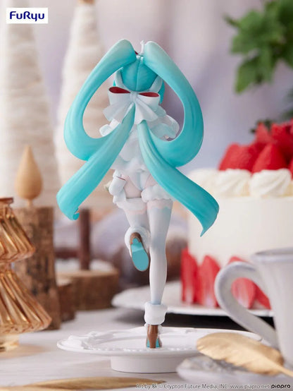 Figurine Hatsune Miku Sweet Noël 18 cm – FuRyu Exceed Creative en tenue festive