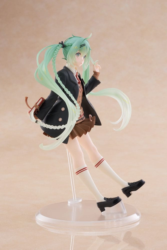 Figurine Hatsune Miku Fashion Preppy Ver. 18 cm par Taito, style preppy